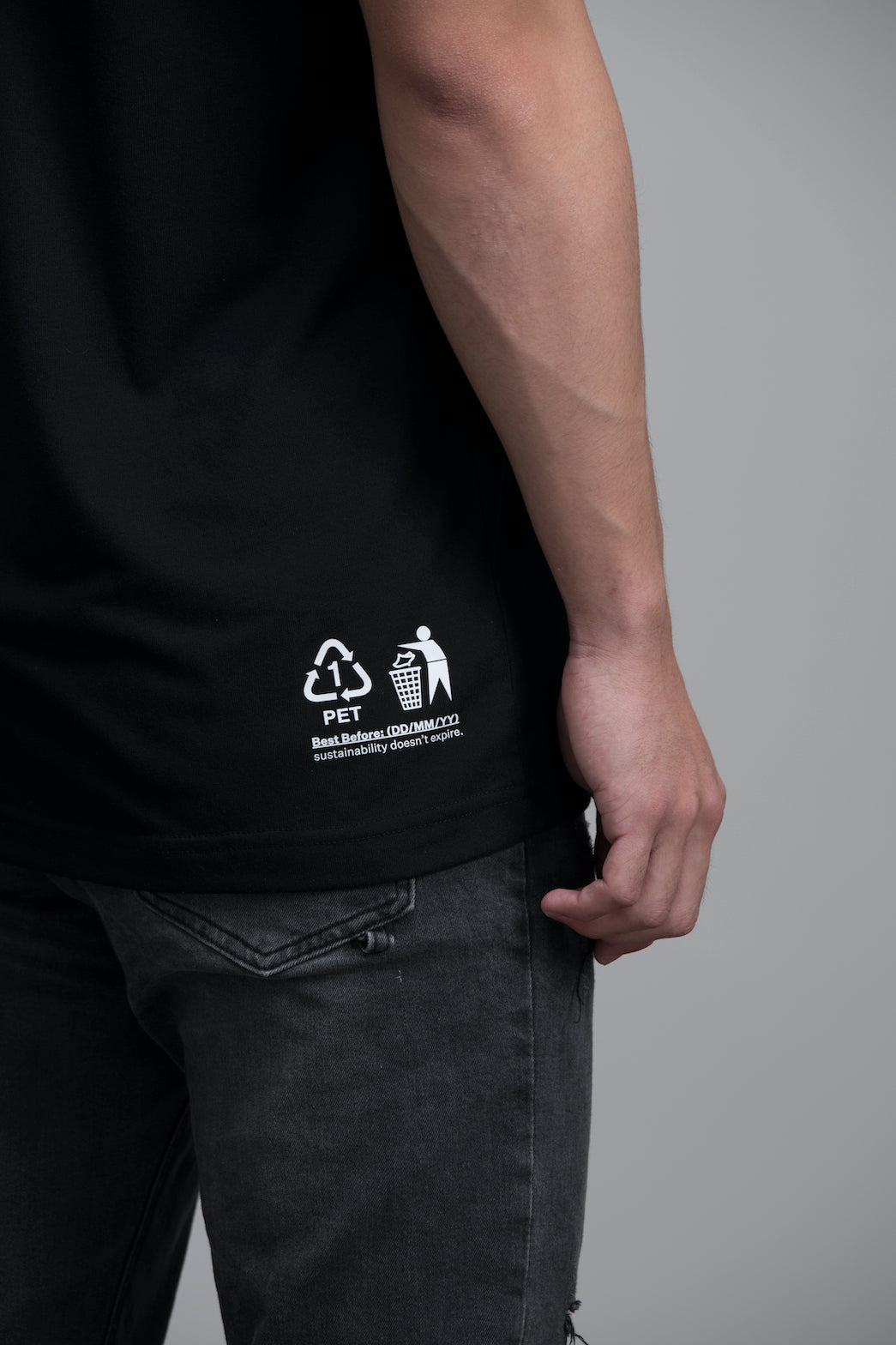 Bottle Tee Blk | Cosmos